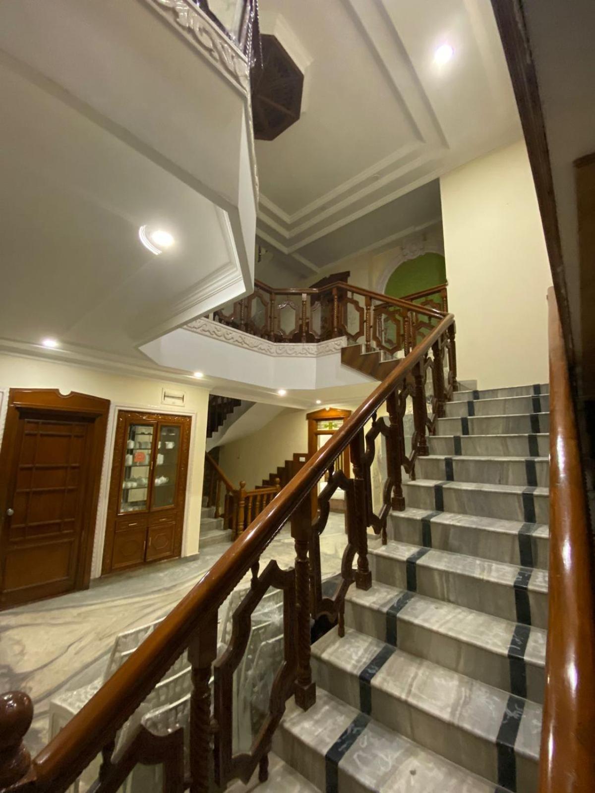 Hotel Kp Suites Metro Hyderabad Eksteriør billede