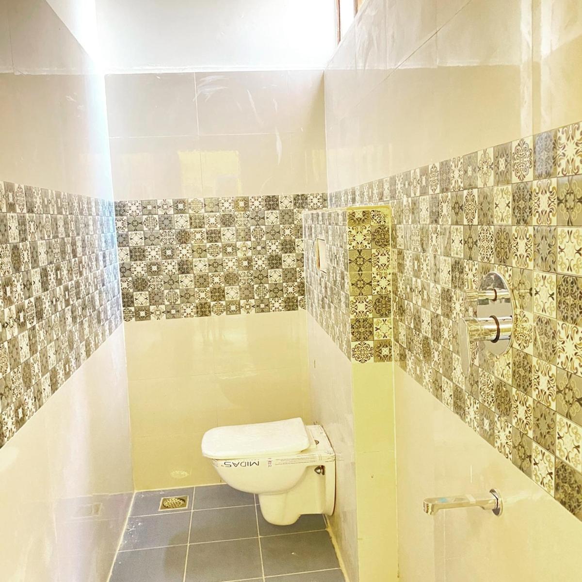 Hotel Kp Suites Metro Hyderabad Eksteriør billede