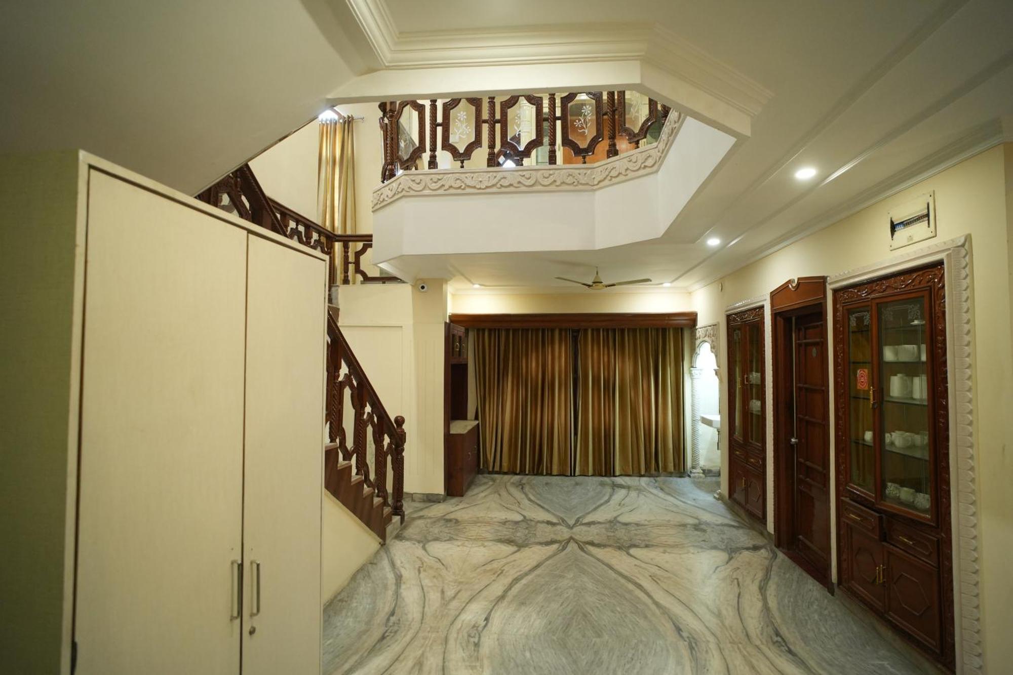 Hotel Kp Suites Metro Hyderabad Eksteriør billede