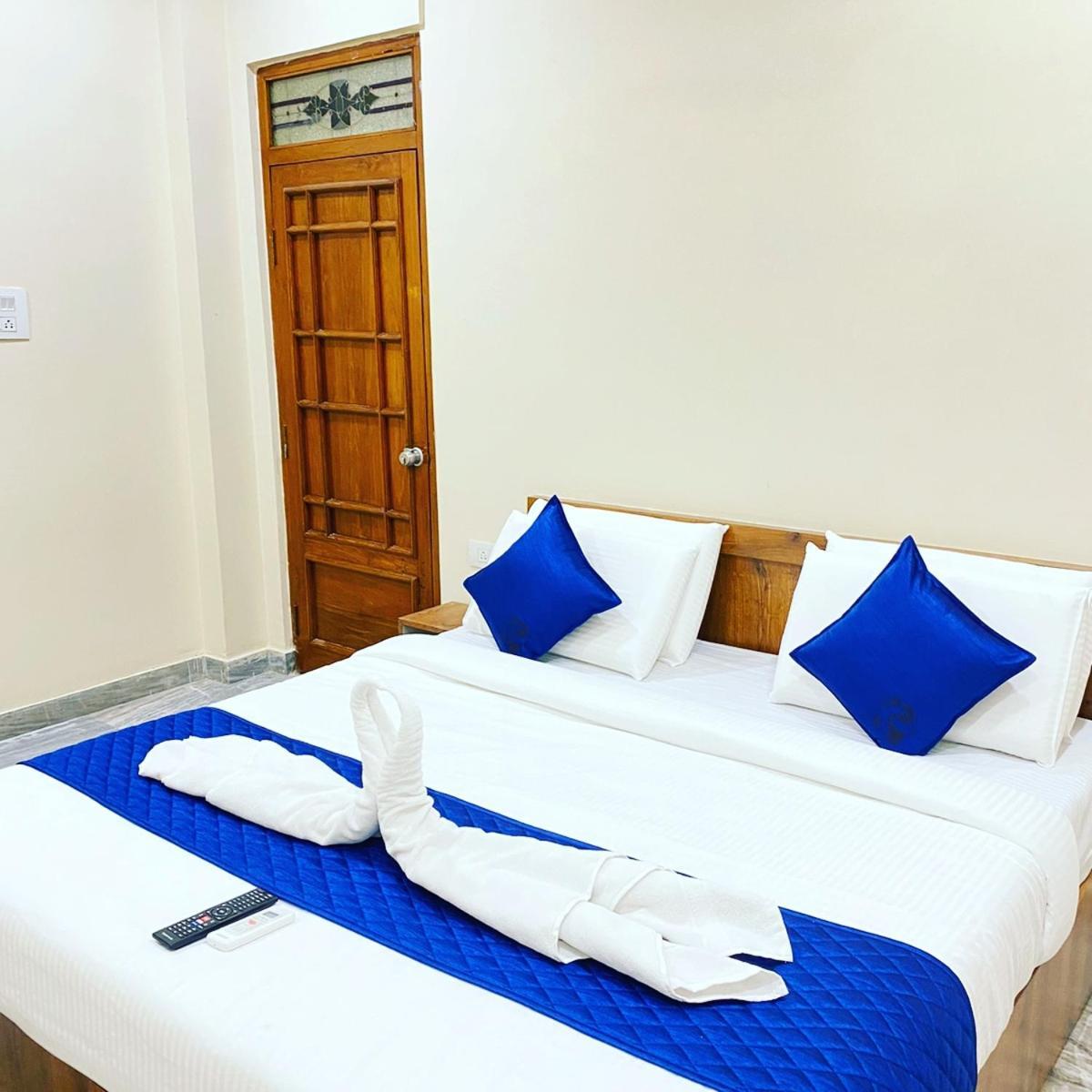 Hotel Kp Suites Metro Hyderabad Eksteriør billede